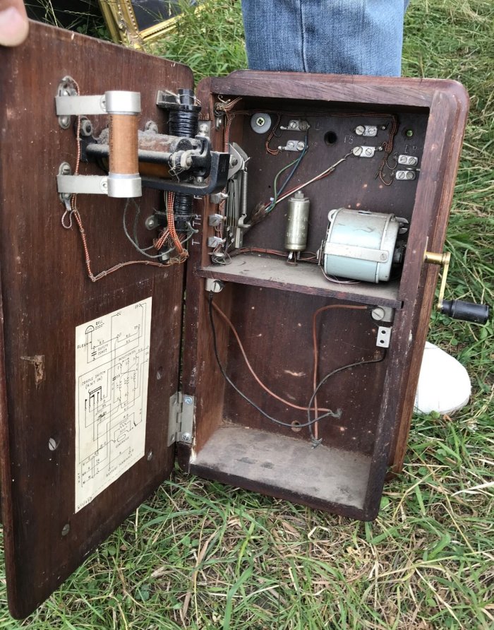 n2519a.jpg (11581 bytes)